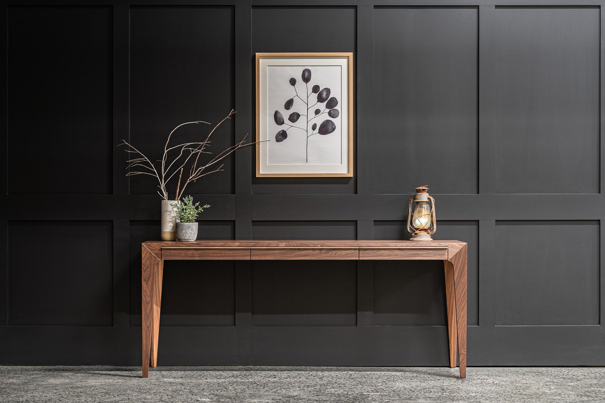 Мебель из массива ценных пород дерева