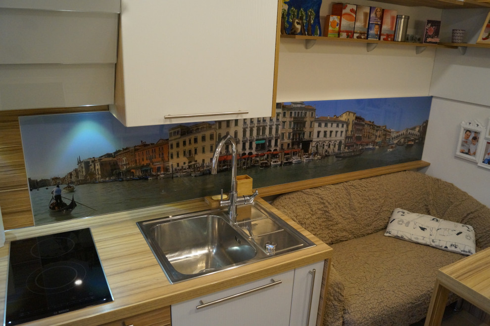 Однокомнатная квартира с кухней-гостиной 6м2 и стиральной машиной на кухне