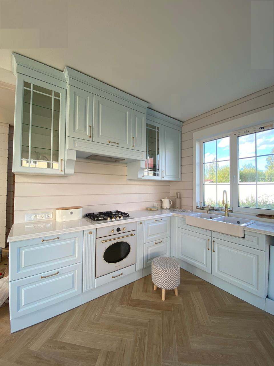 Кухня в загородный дом