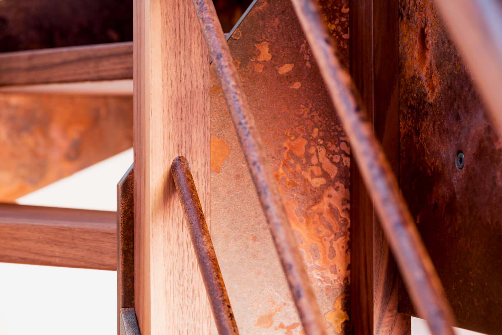 Дверь и лестница в стиле лофт