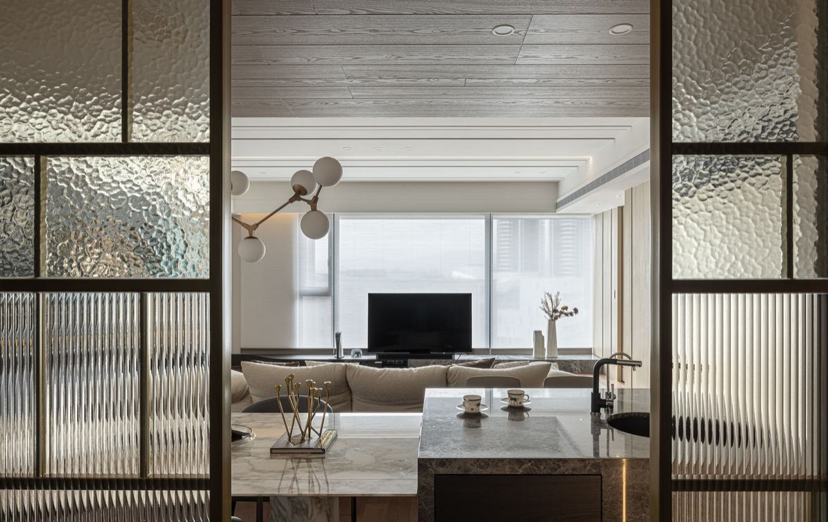 Выразительный интерьер в Премиальной башне ОКО от L DESIGN