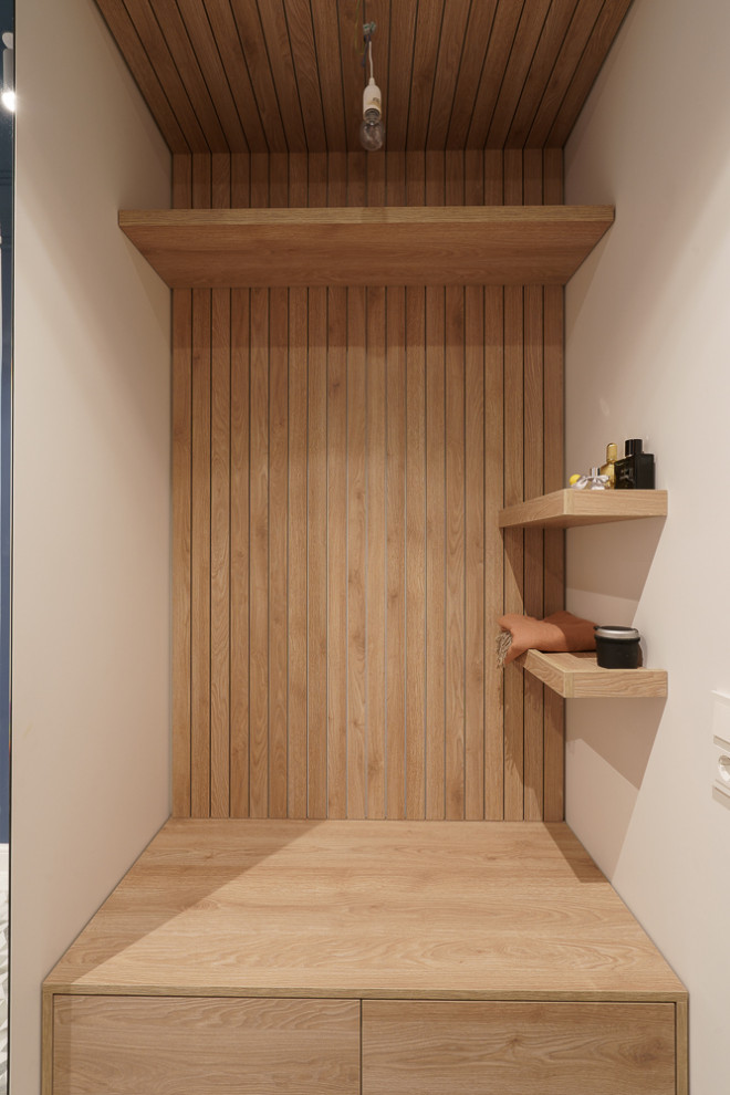 Кухня с ящиками, закрепленными на потолке