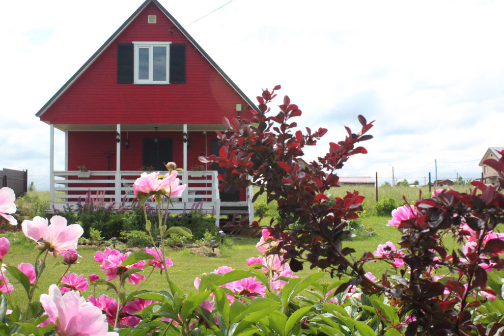 В гостях: Дачный домик 57 кв.м, полный жизни и цвета