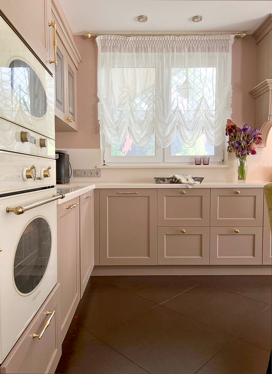 Реновация интерьера дома для семьи с тремя детьми.