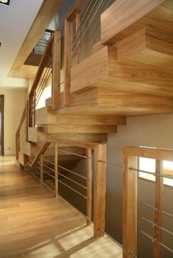 дом в Подмосковье( живые фотографии  интерьера)