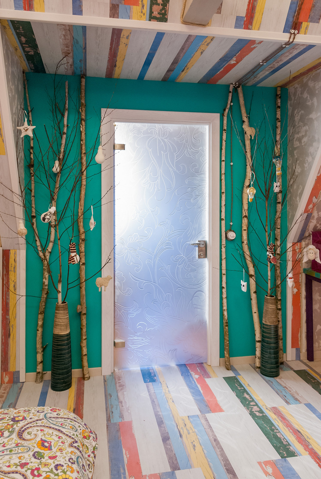 Яркие стены