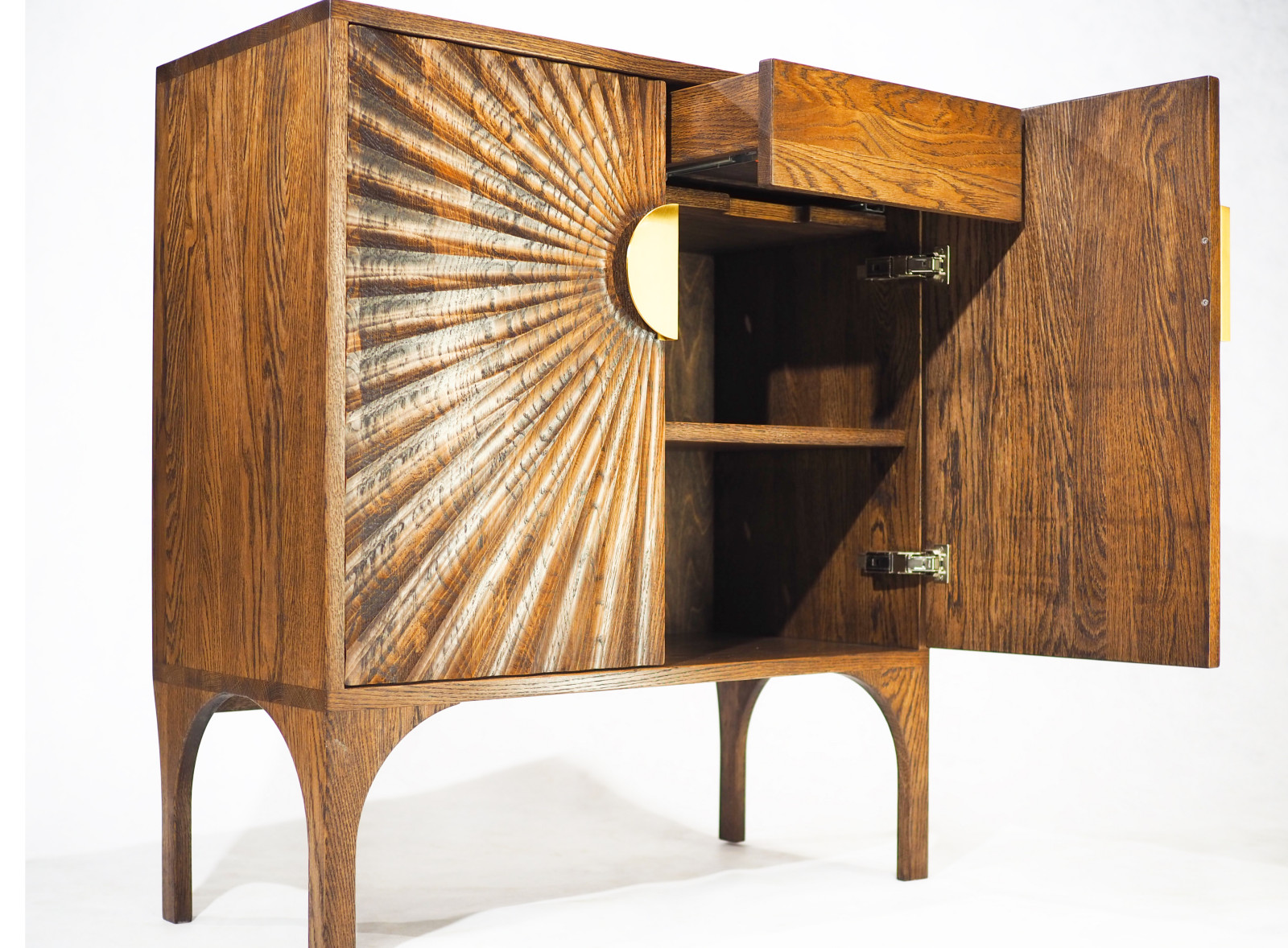 Тумбы и комоды