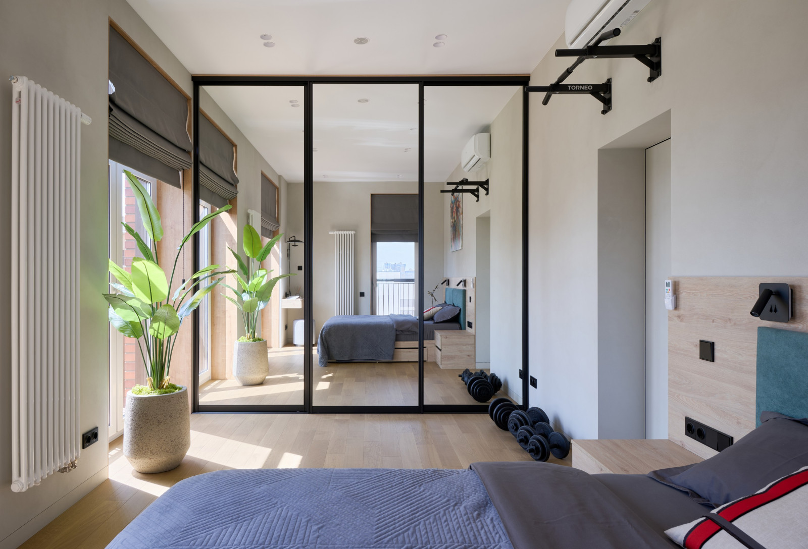 Светлая двухкомнатная квартира 60 кв.м. с панорамными окнами