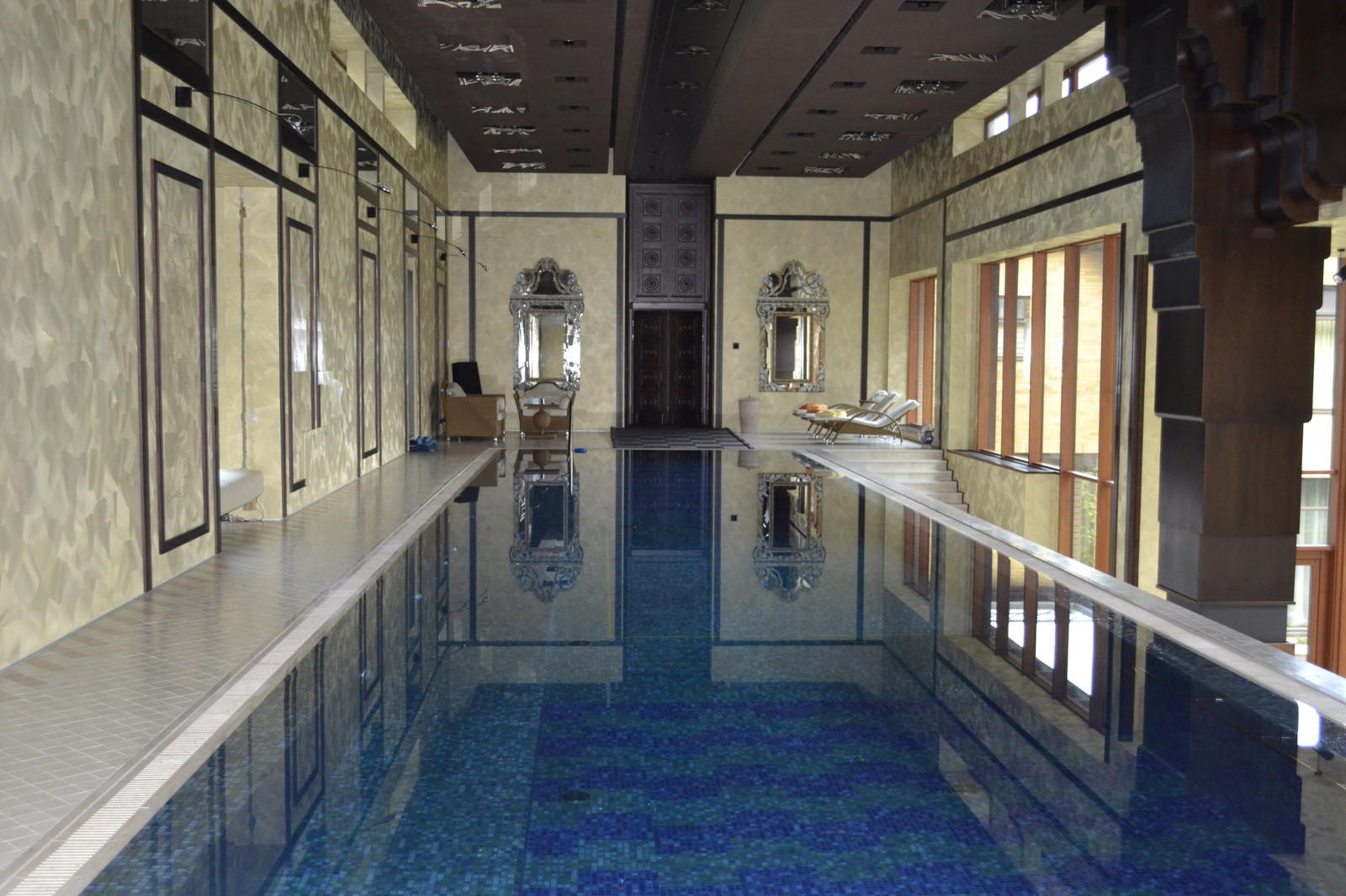 Мебель и предметы интерьера, выполненные по моим эскизам совместно с фабриками