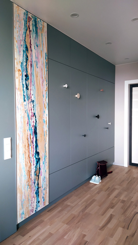 Houzz Беларусь: Квартира со шкафом, функциональным с трех сторон