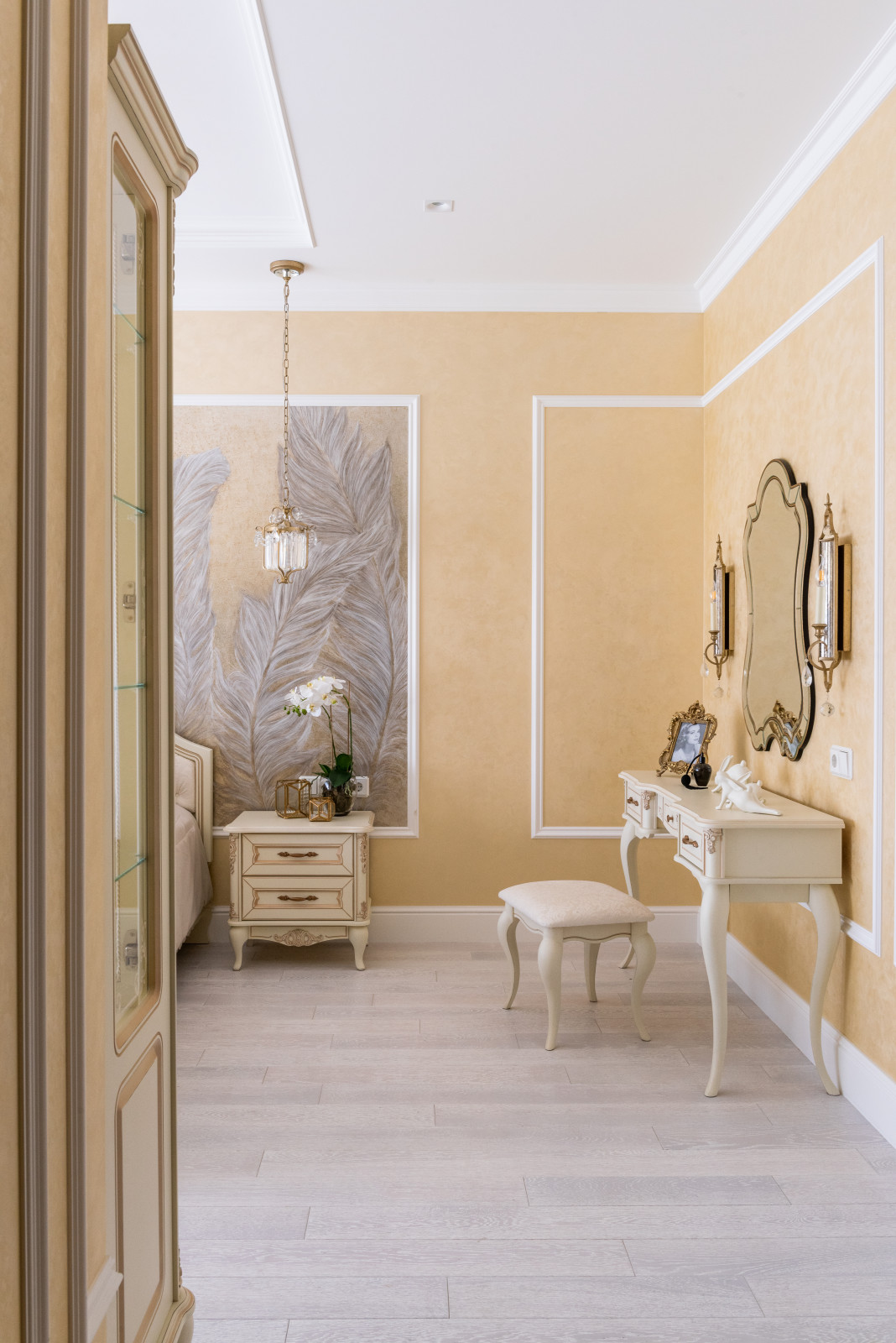 Гипсовая лепнина Аврора в проекте дизайфнера Маргариты Мельниковой