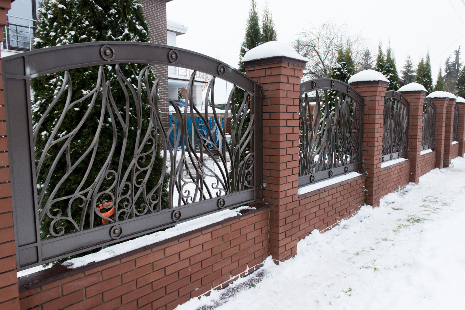 Декоративные ворота и ограждения по эскизу заказчика