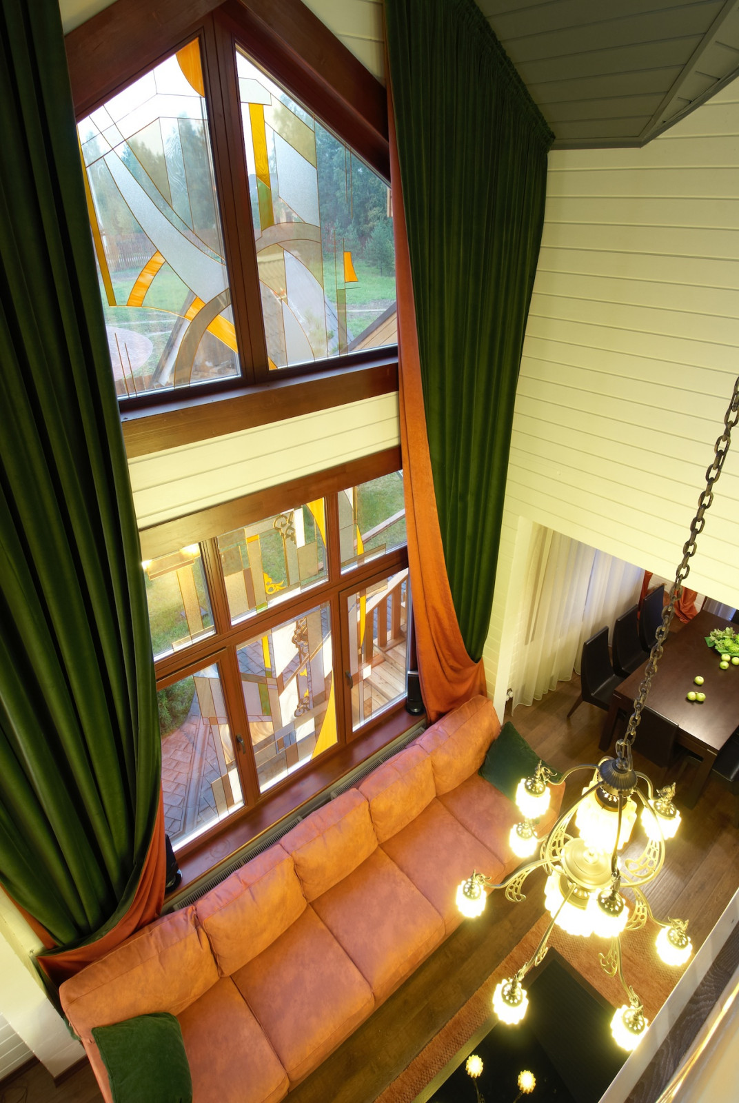 Дом из дерева в современном стиле