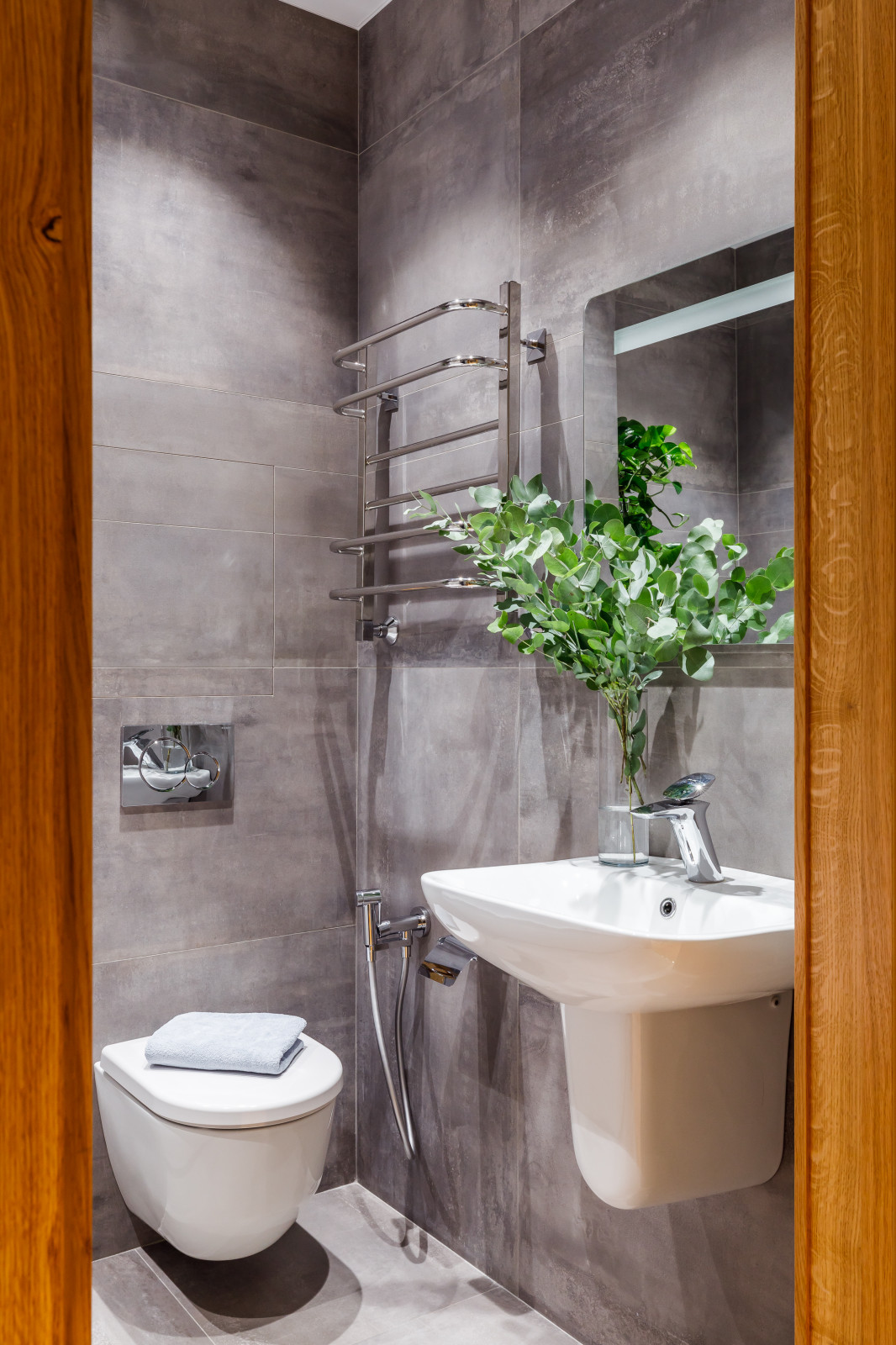 Квартира с фито-стеной и яркими акцентами в Москве