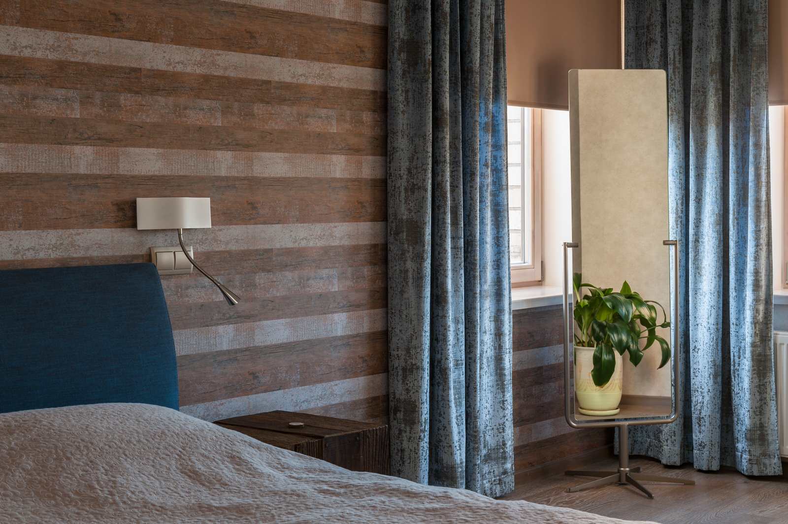 Яркий серый