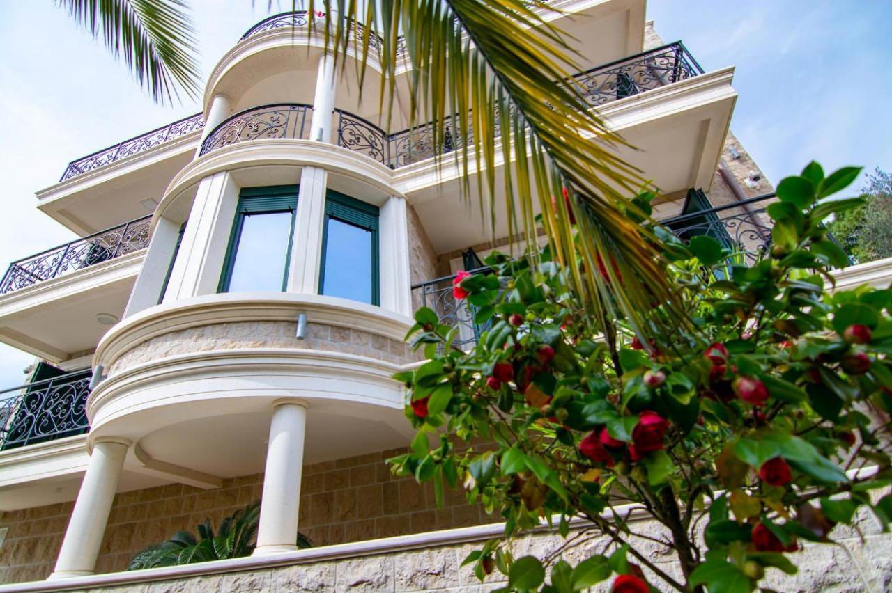 Жилой дом, Биела, Черногория