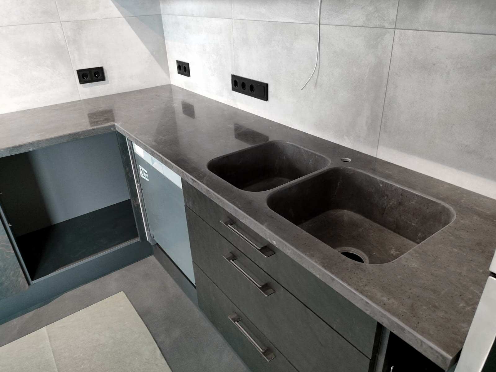 Кухонная столешница из искусственного камня Hi-Macs с чашами