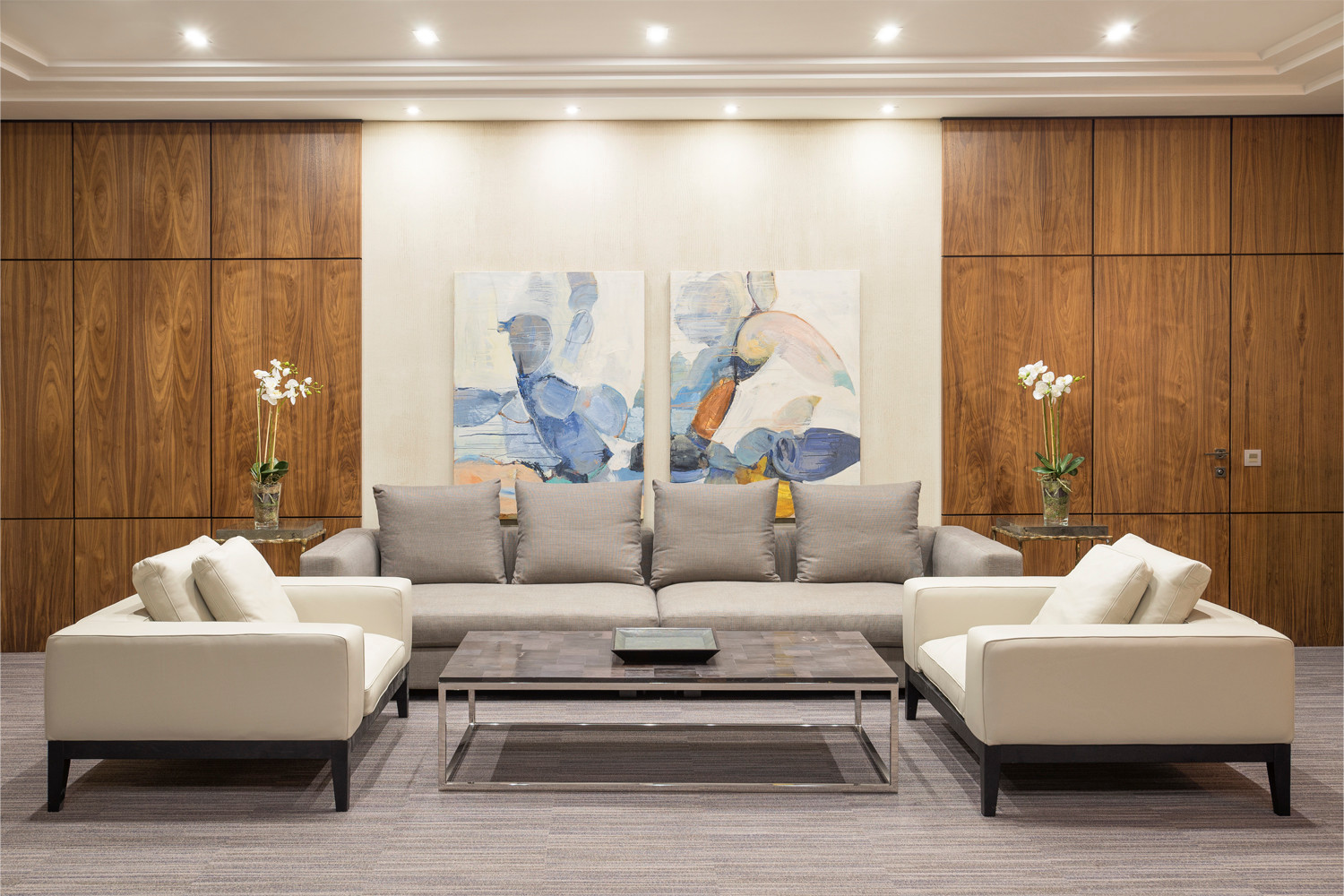 Кабинет руководителя банка 72 м2