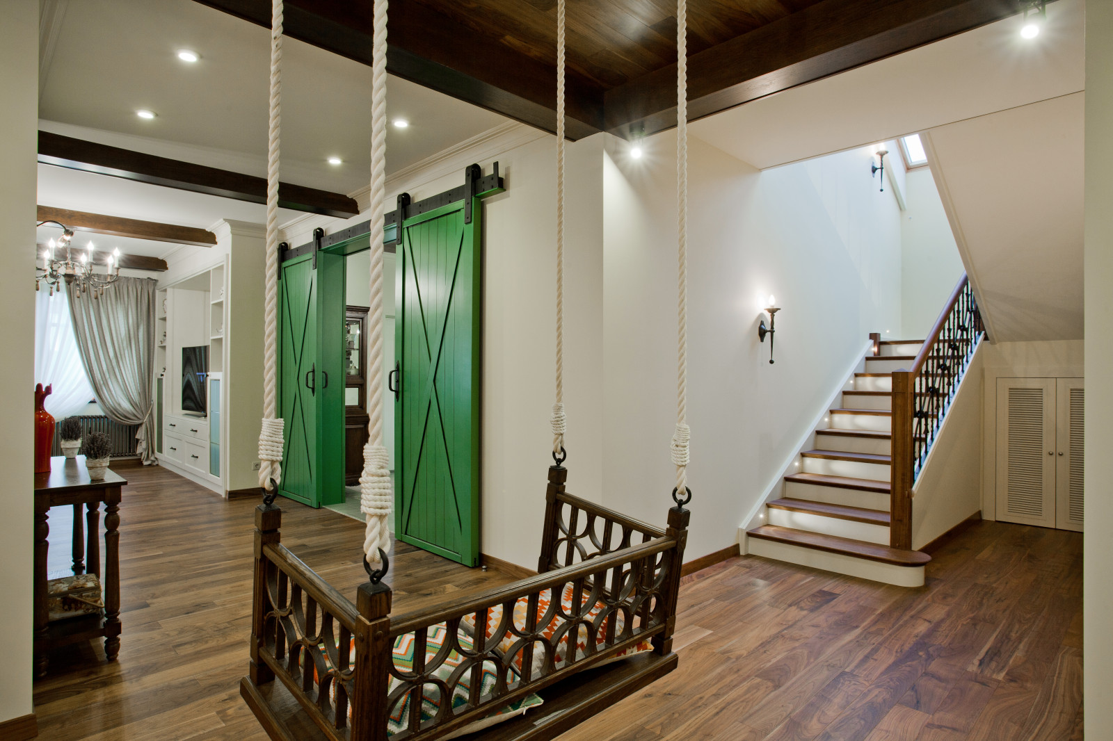 Домик у озера