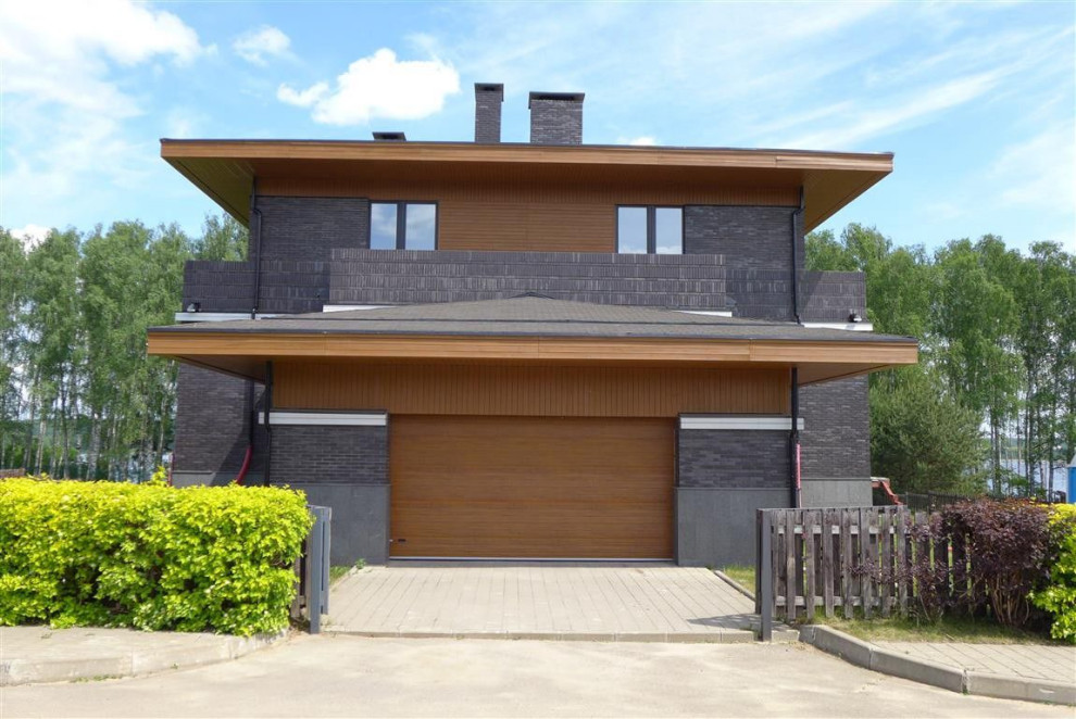 Фасад кирпичного дома в КП Монаково