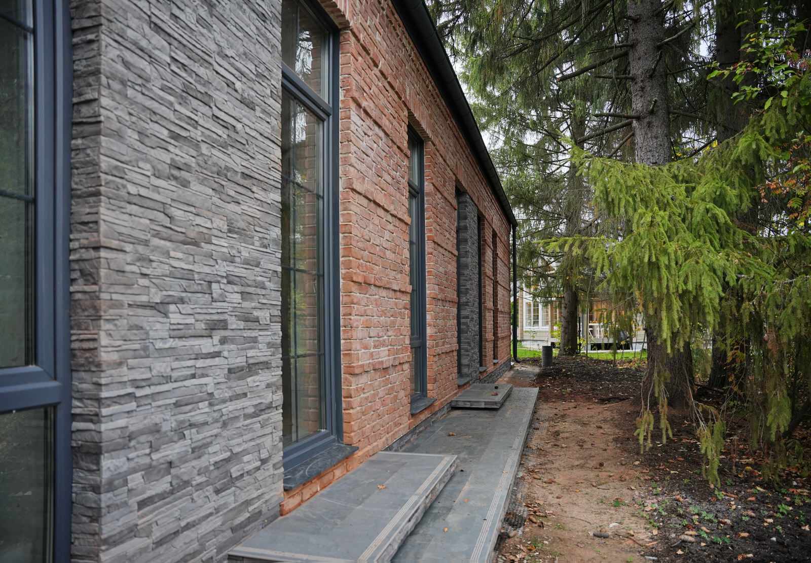 English house. Construction