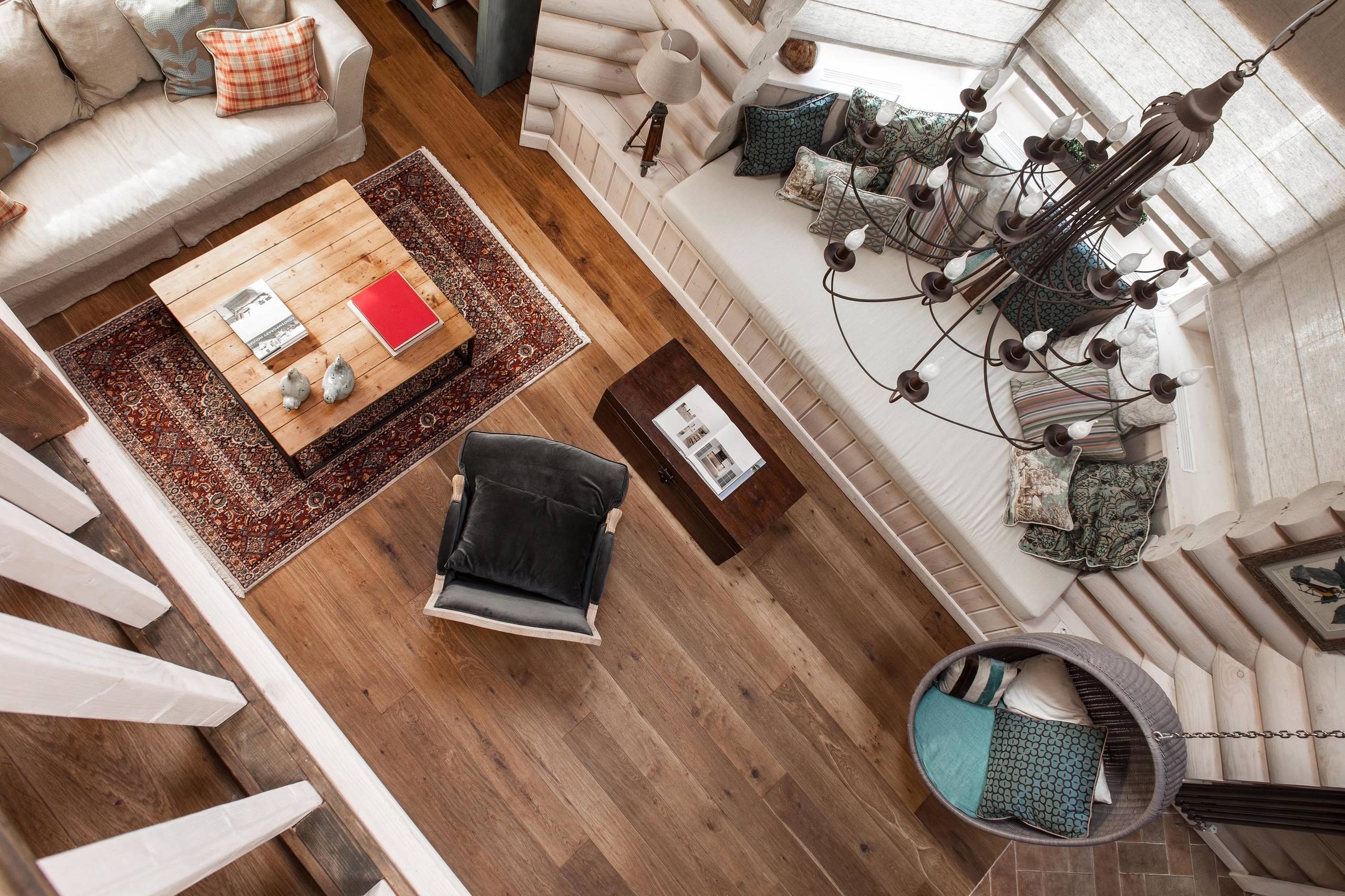 Houzz тур: Подмосковная дача с качелями и дровяной печью