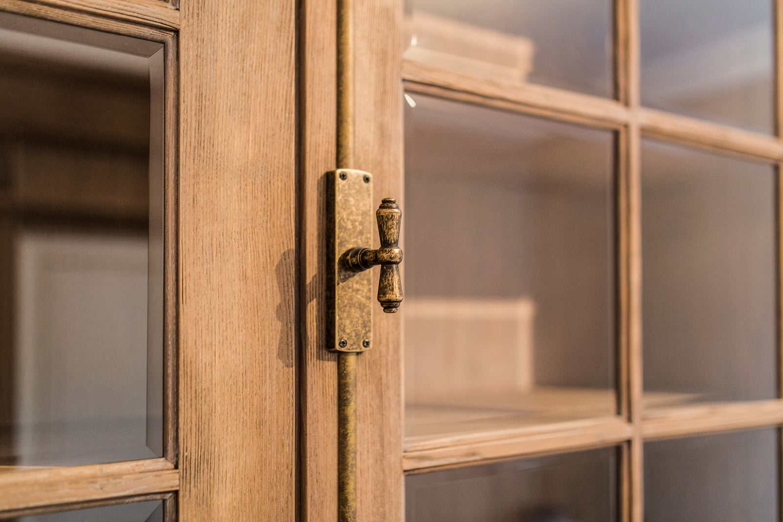 КНИЖНЫЙ ШКАФ RESTORATION & BOOKCASE № 24