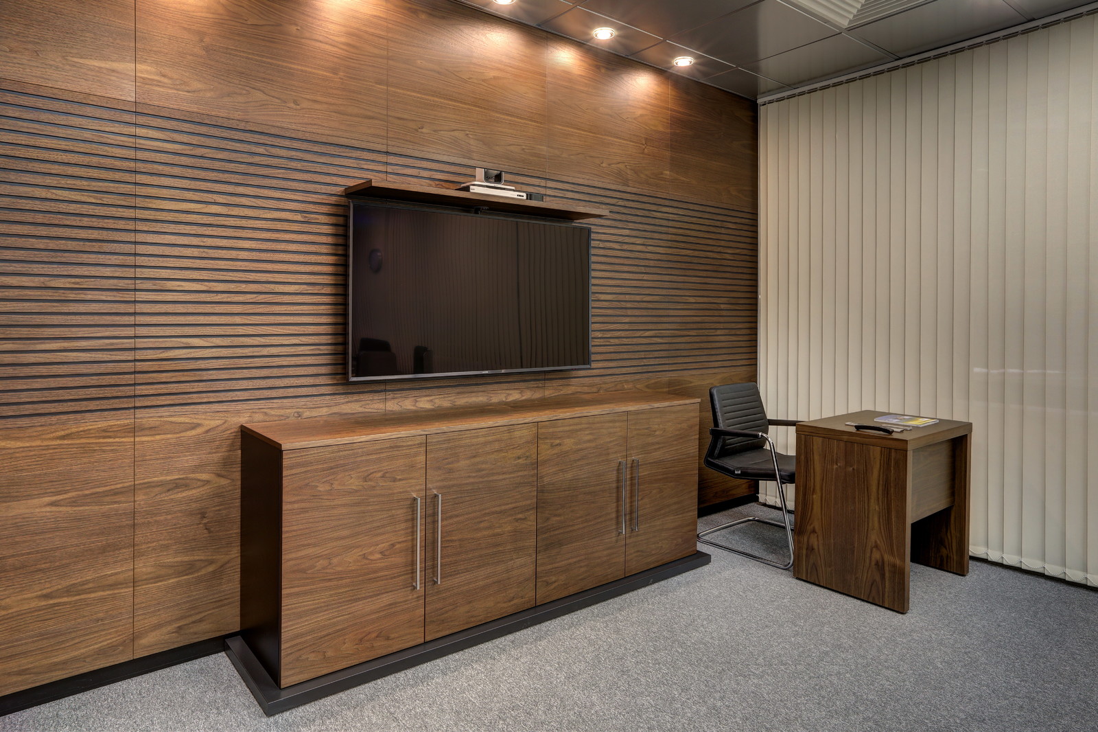 Обложка проекта: Офис