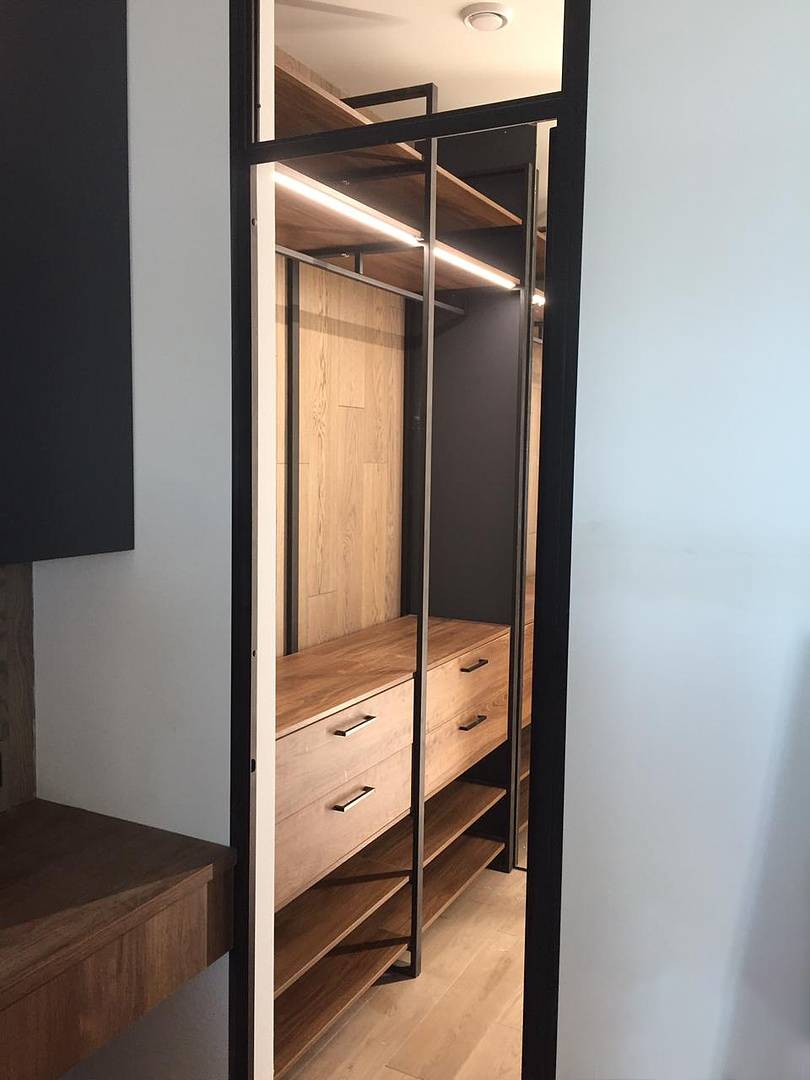 Гардеробная в стиле Лофт