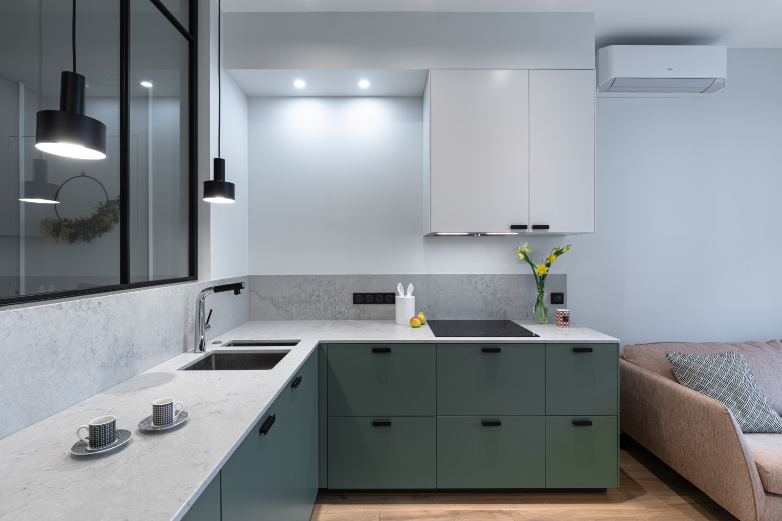 Скандинавский минимализм на 66 кв.м для троих не считая собакиКухня - гостиная Д