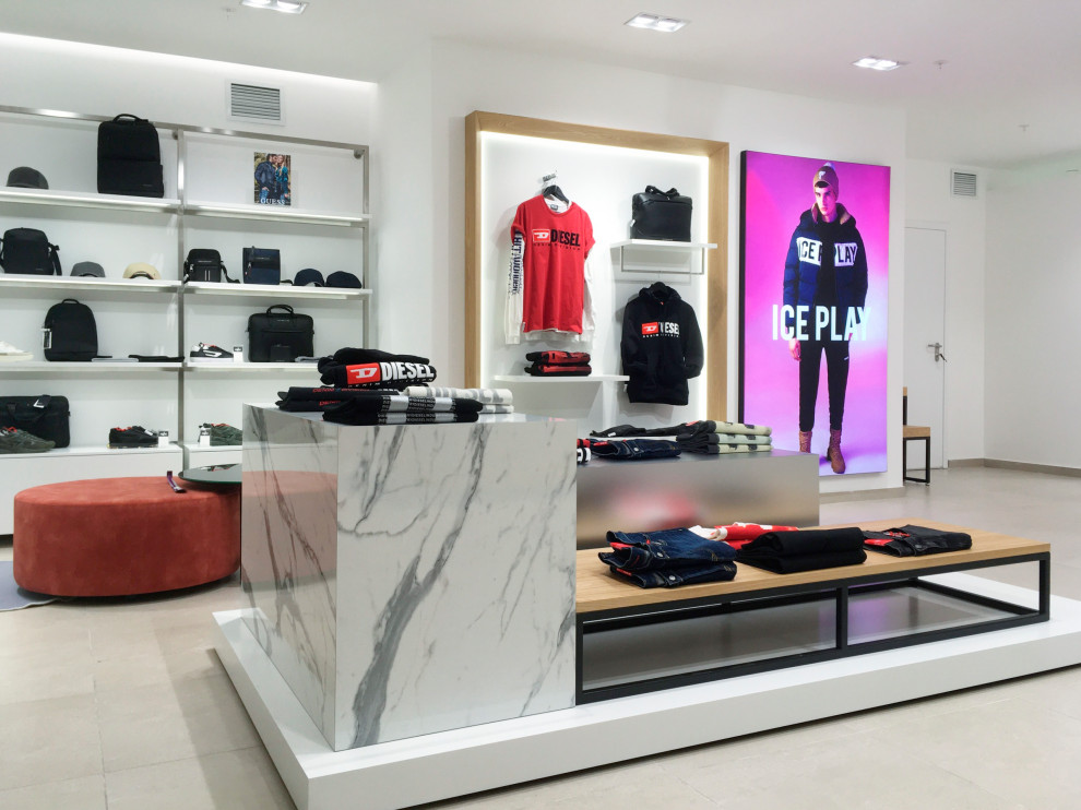 Мультибрендовый бутик "Драйв" ТК "Гостиный двор", г. Челябинск