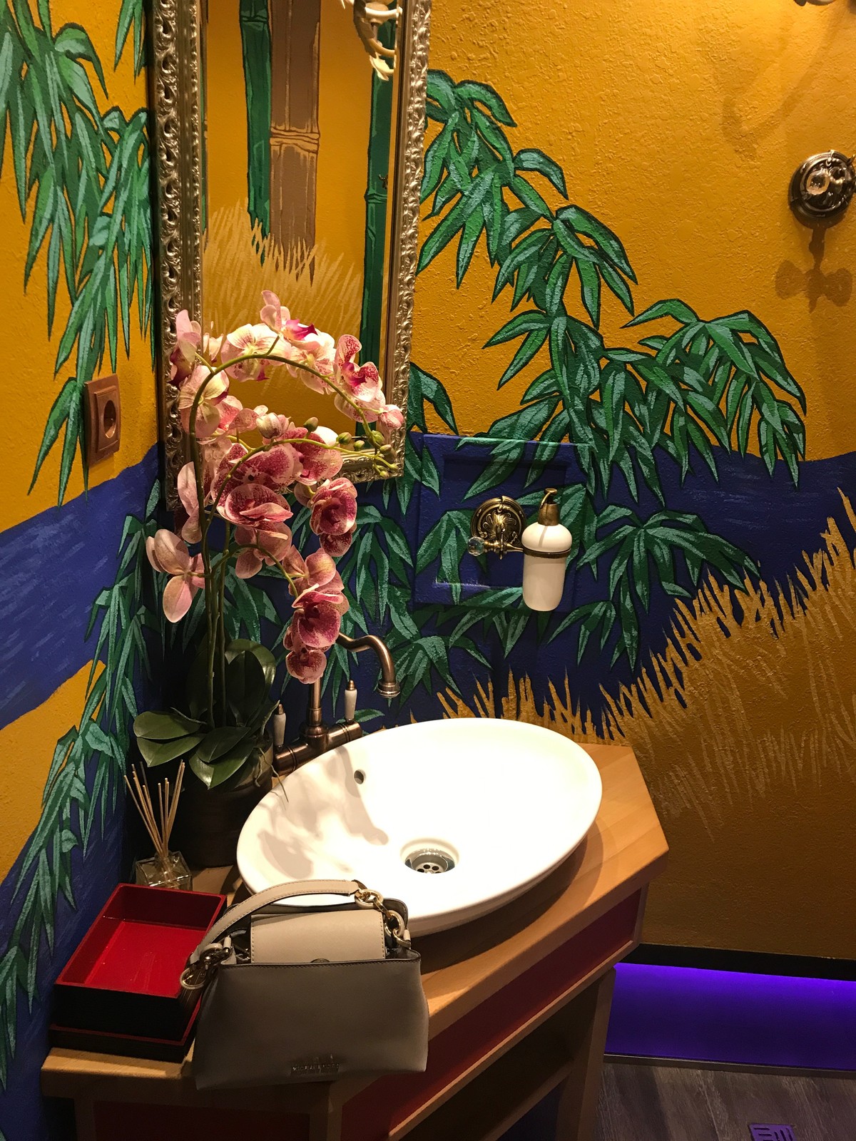 Ресторан на Аптекарской набережной,Москва-Пекин