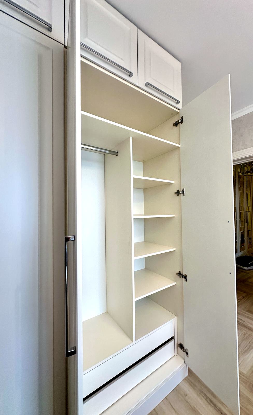 Шкаф в спальню.