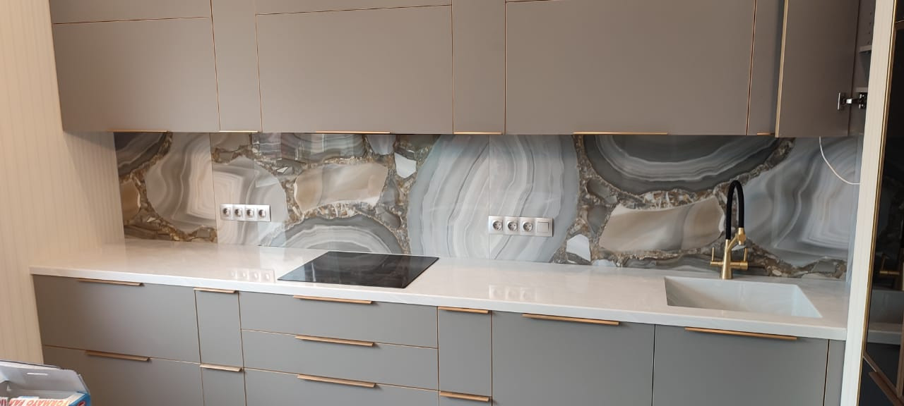 Столешница на кухню с интегрированной мойкой