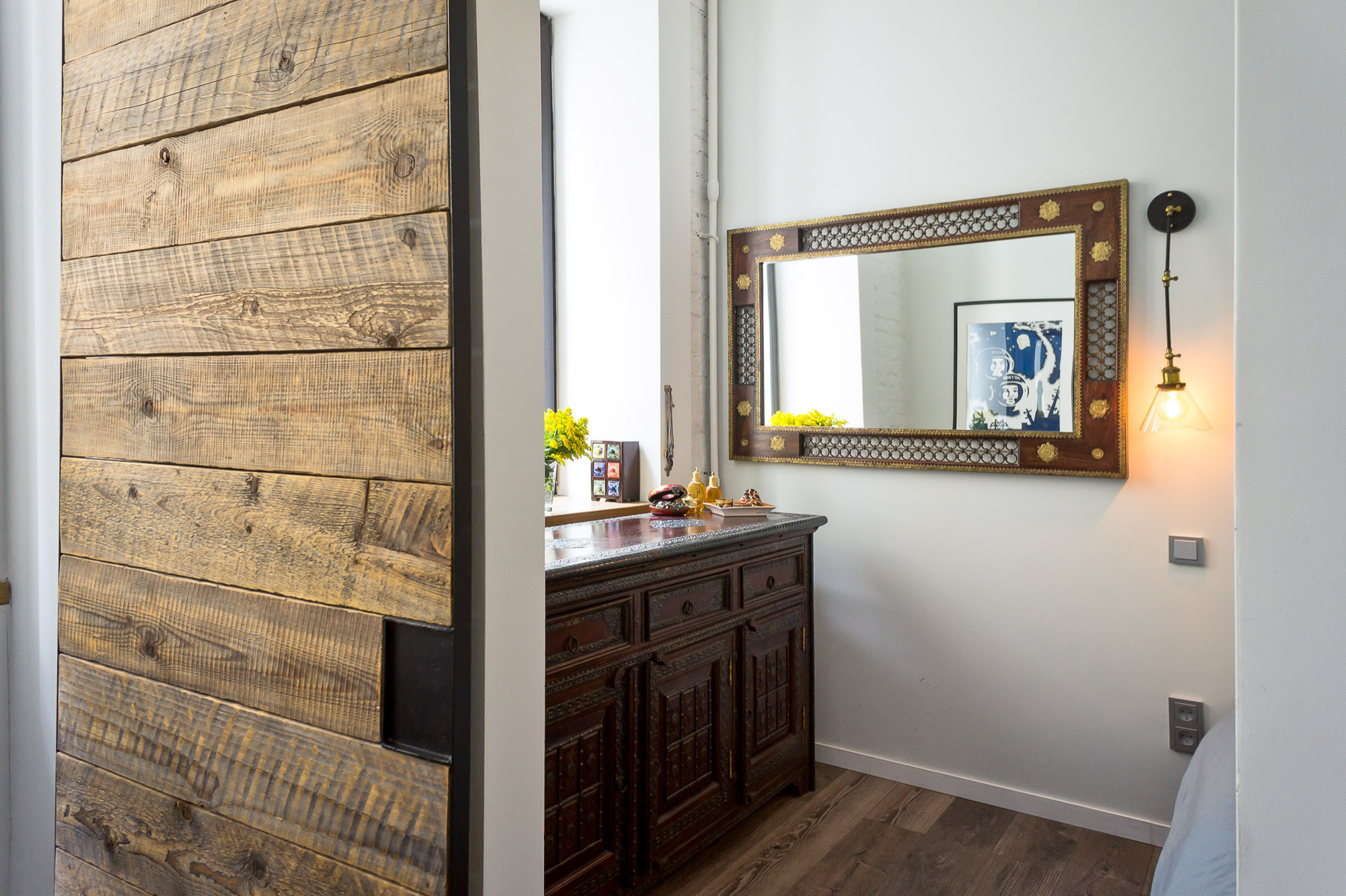 До и после: Квартира на Арбате с воротами из индийского храма