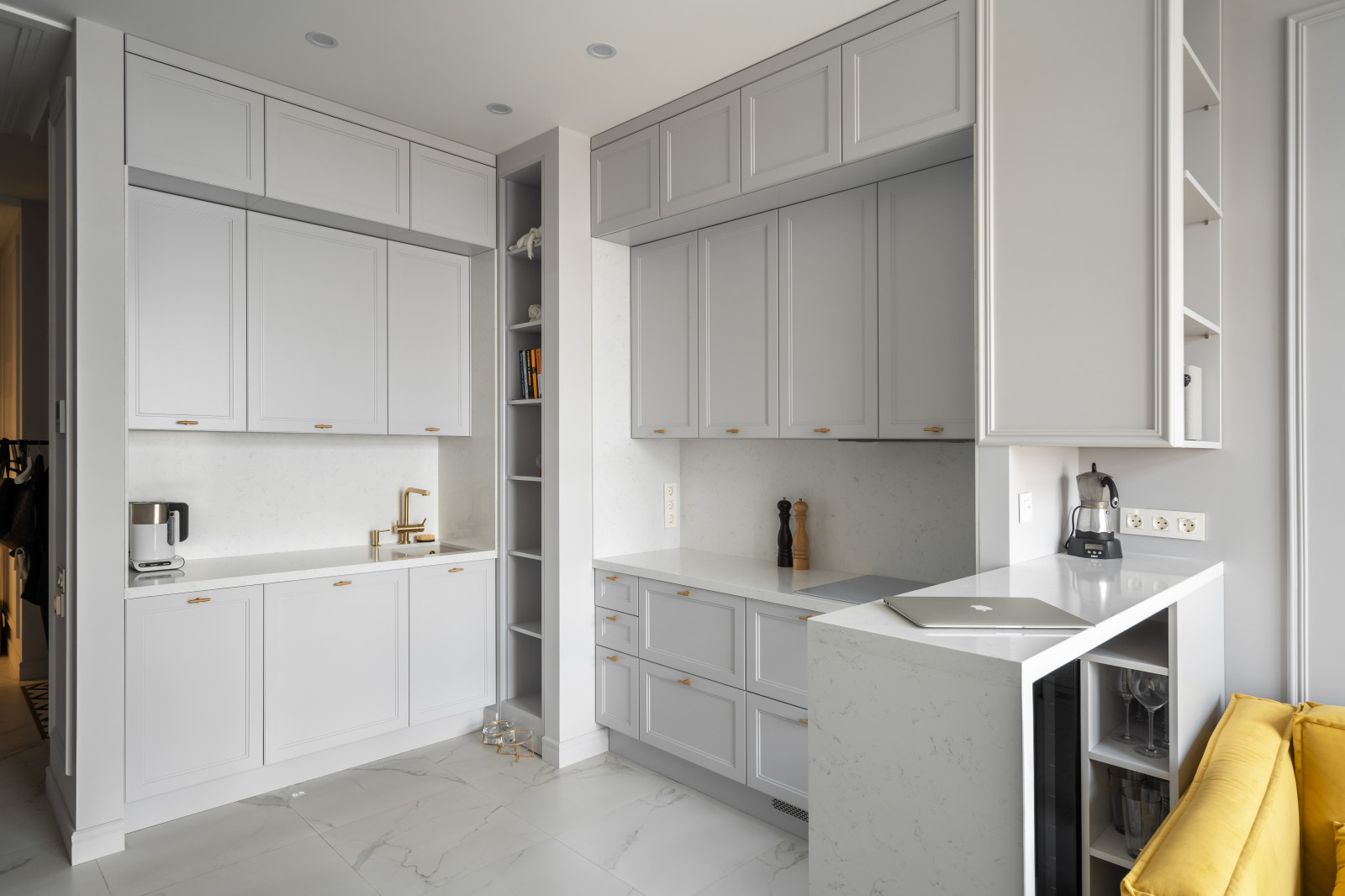 Кухня под цвет стен