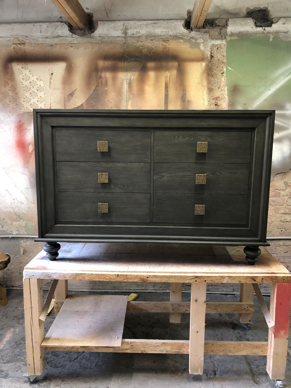 Обложка проекта: Комод из массива ясеня