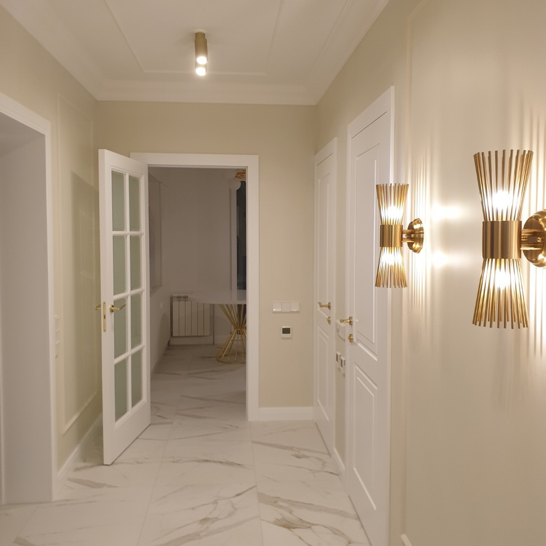Powder rose neoclassic appartment