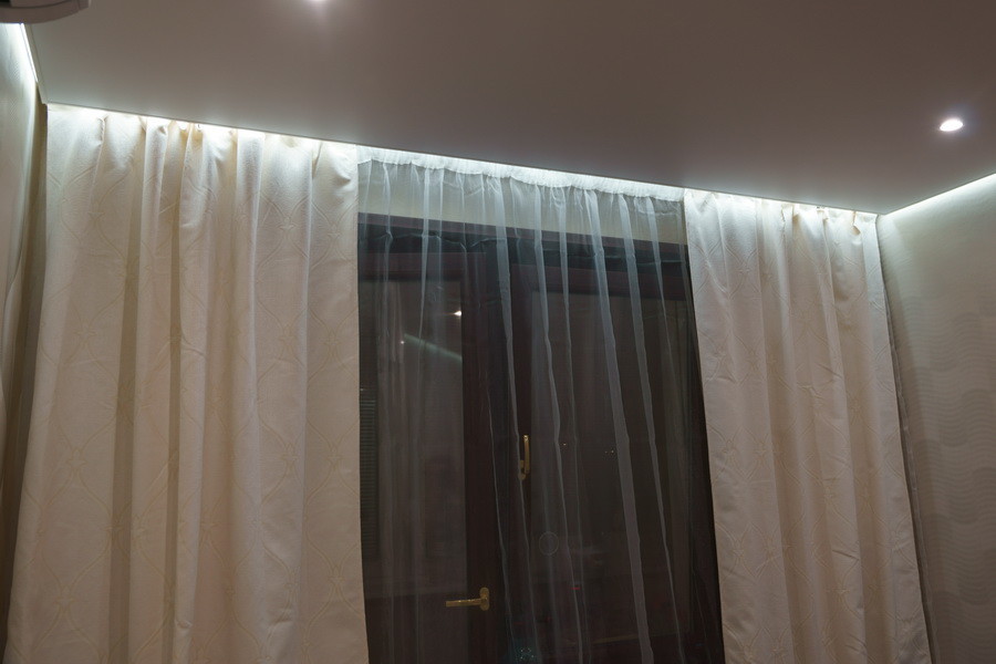 Скрытый карниз для штор и потолочные покрытия Cerutti ST