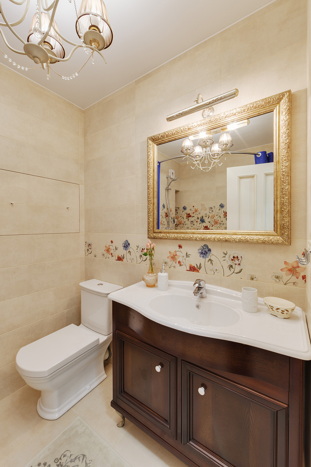 Ревизионный люк в санузле: Зачем он нужен и как его скрыть