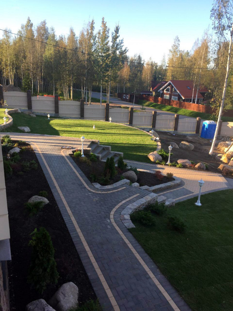 Дом из кирпича в Охтинском парке