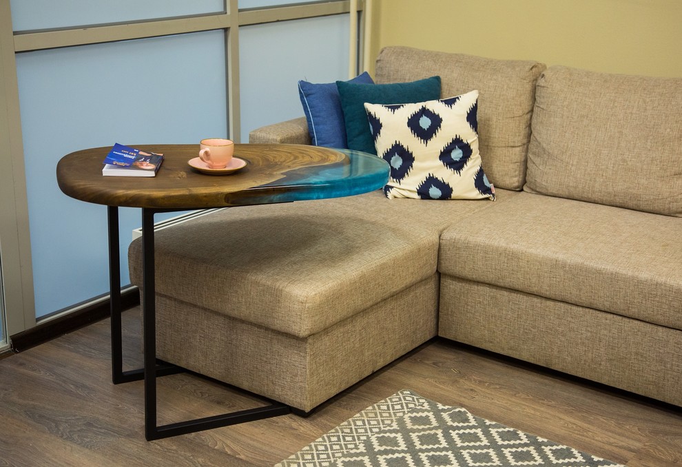 Столешница из Карагача с заливкой цвета Тиффани