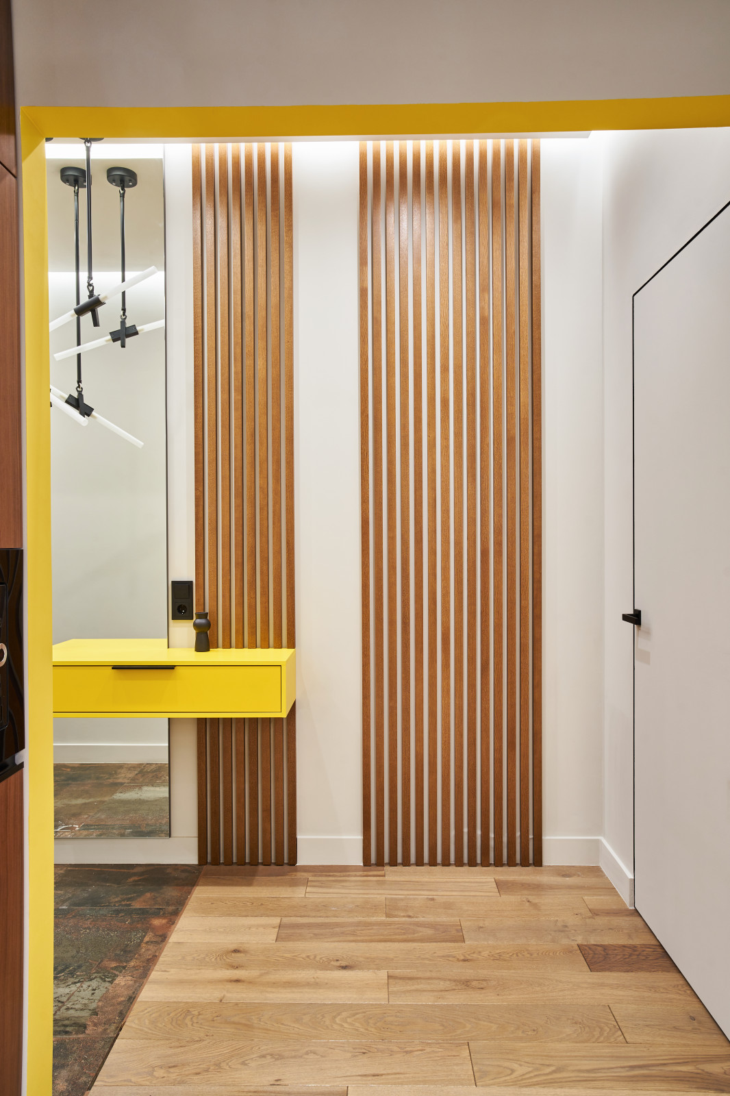Стильный интерьер с жёлтыми акцентами