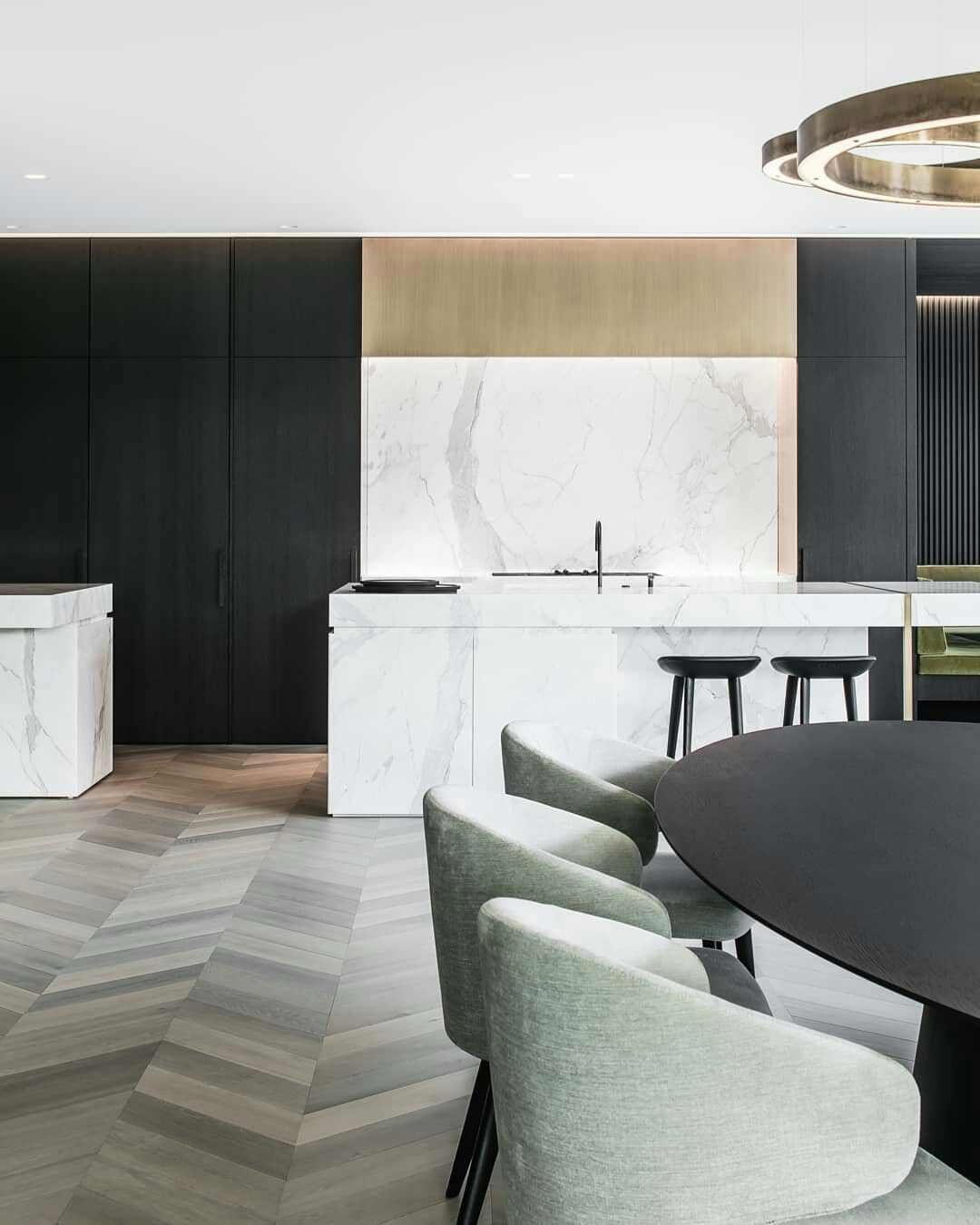 Апартаменты. Дом на набережной.