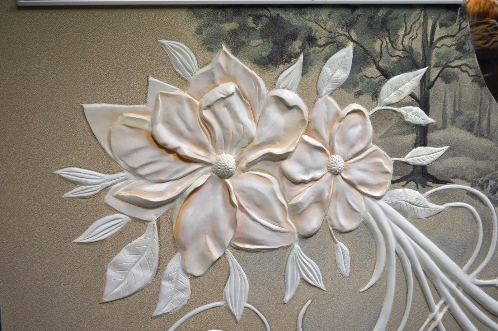 Обложка проекта: Барельф в офисе