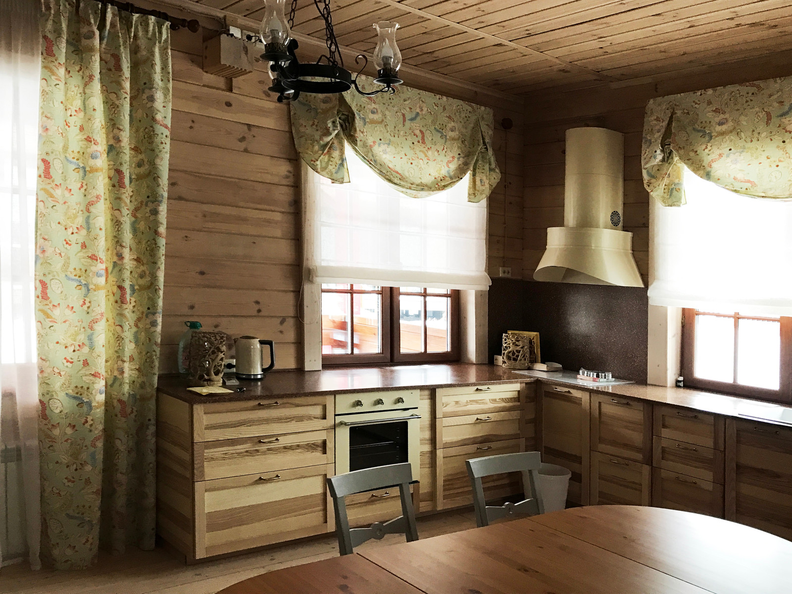 Обложка проекта: Австрийские шторы в интерьере