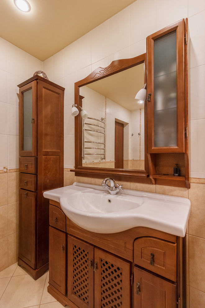 Трёхкомнатная квартира с кухней-гостиной в классическом стиле