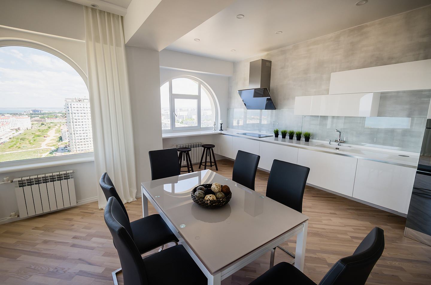 Монохромная кухня