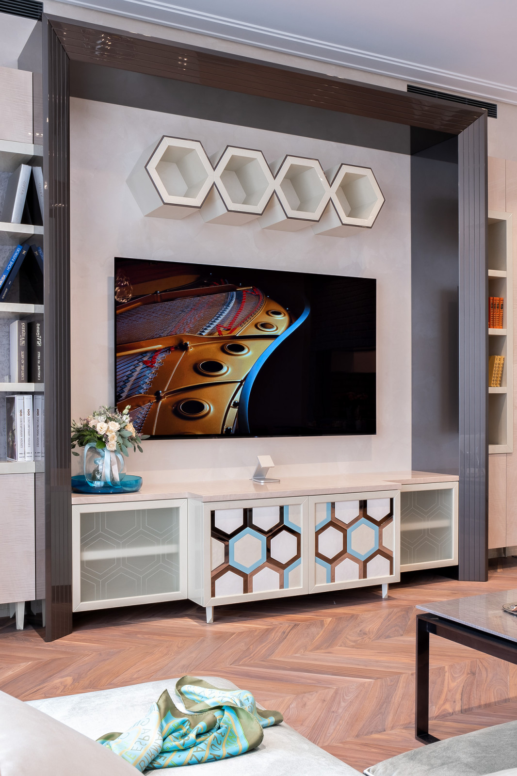 Дом на набережной