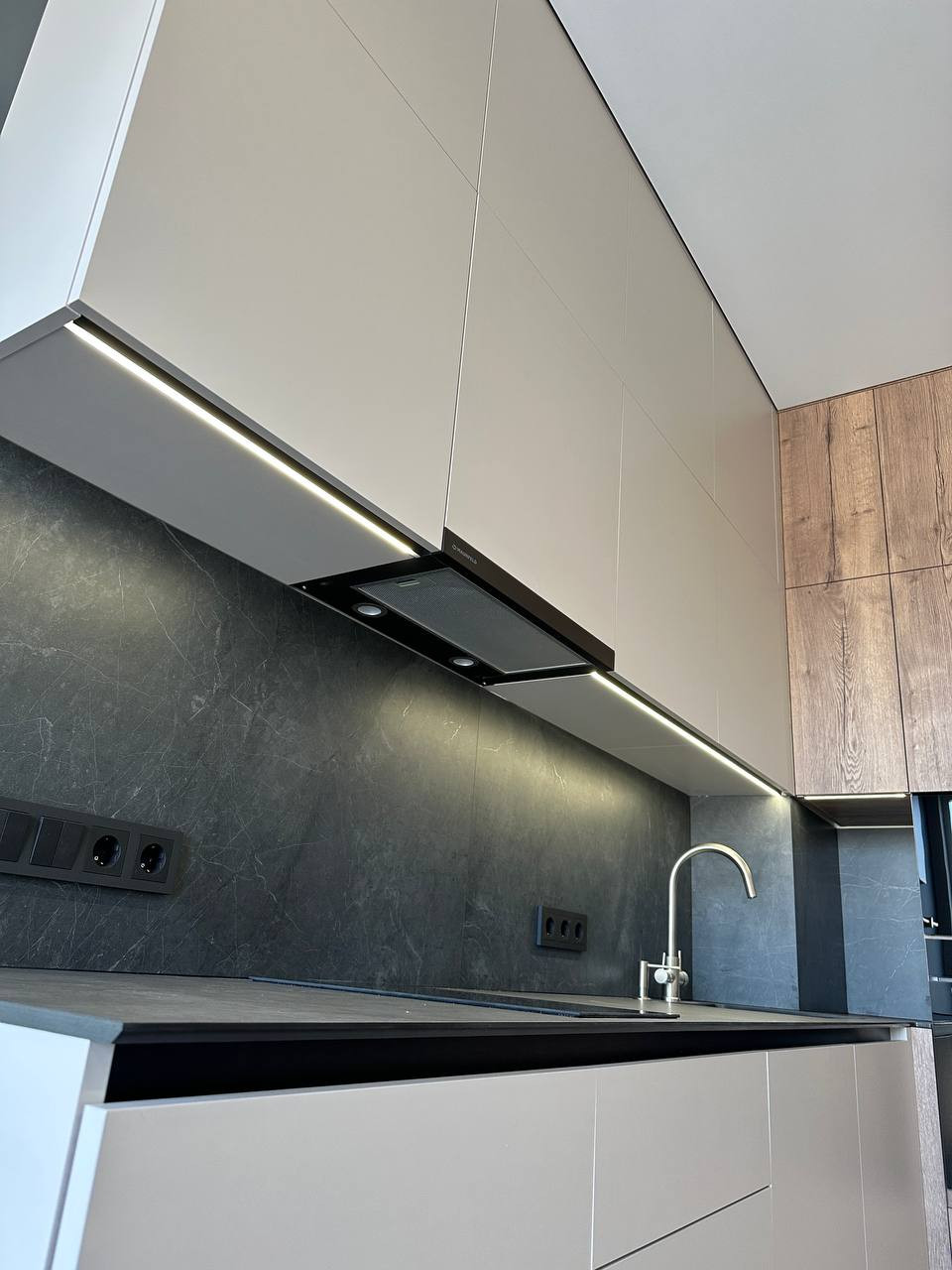 Кухня в современном стиле